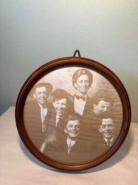 Round Hard Plastic Vintage Photo Frame